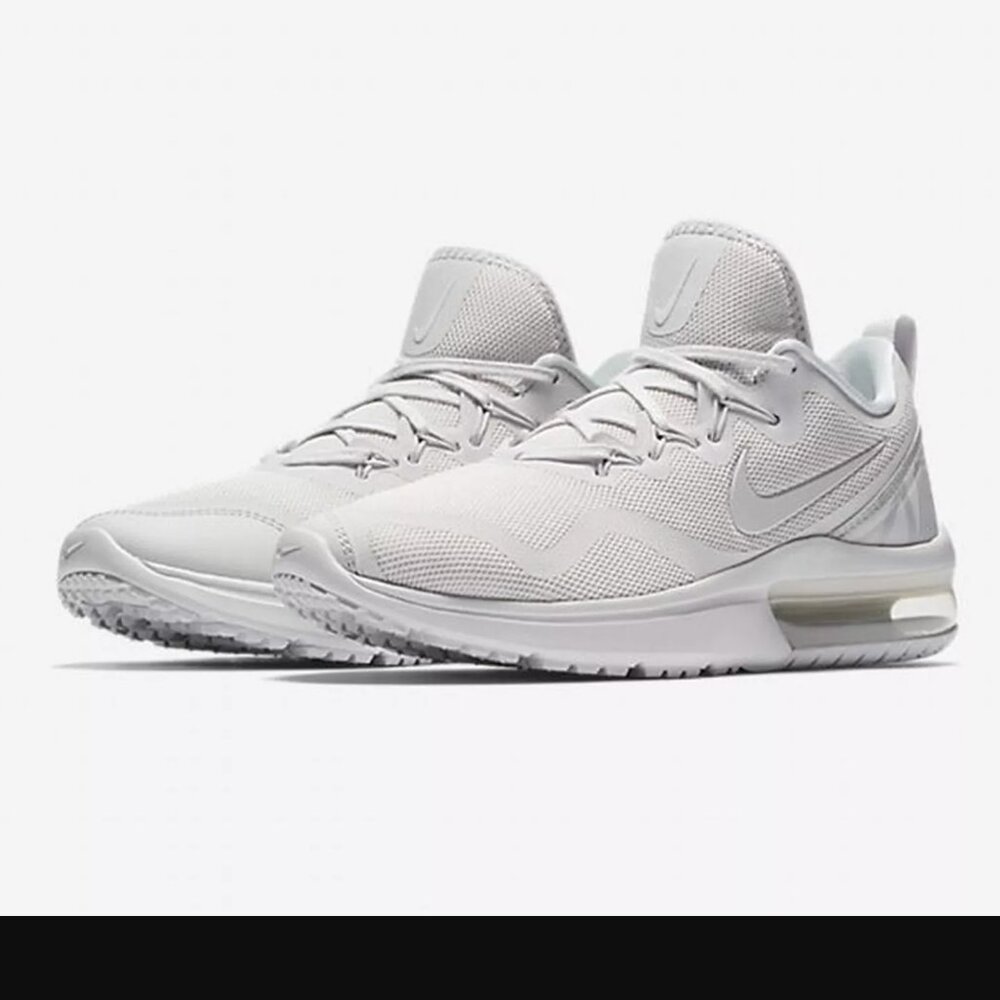 Nike Women's Air Max Fury White/Vast Grey-Platinum Low Top Cross Trainer Size 9M